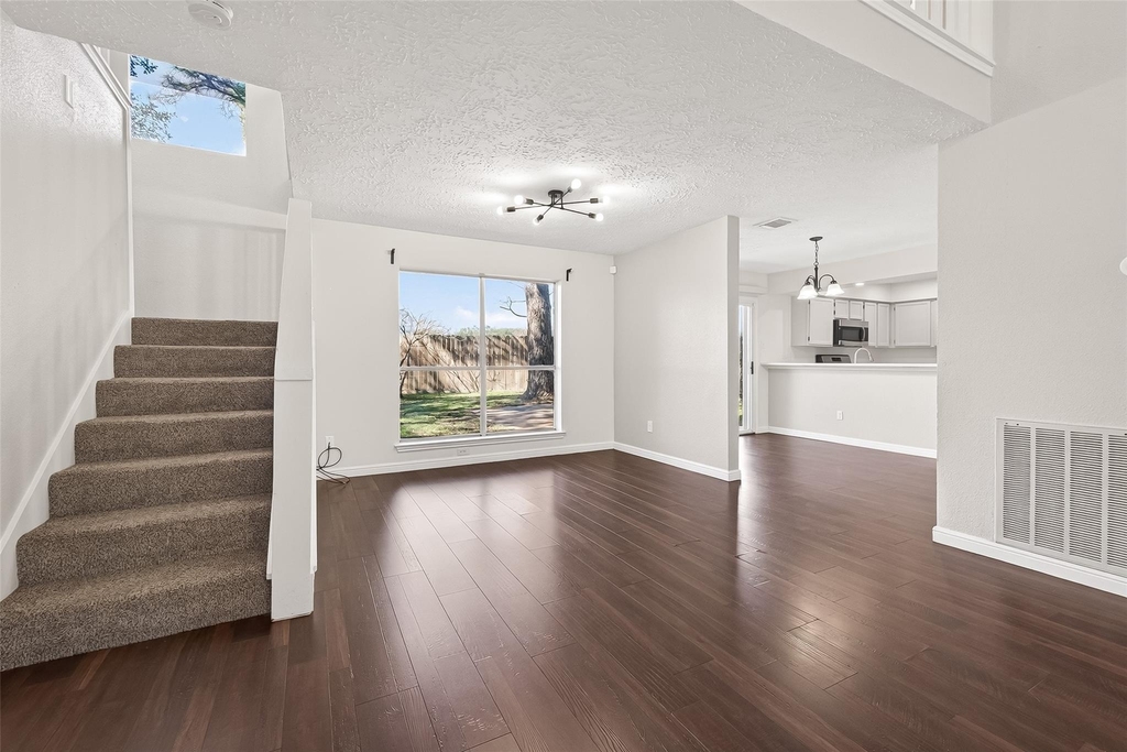 1507 Windys Way - Photo 7