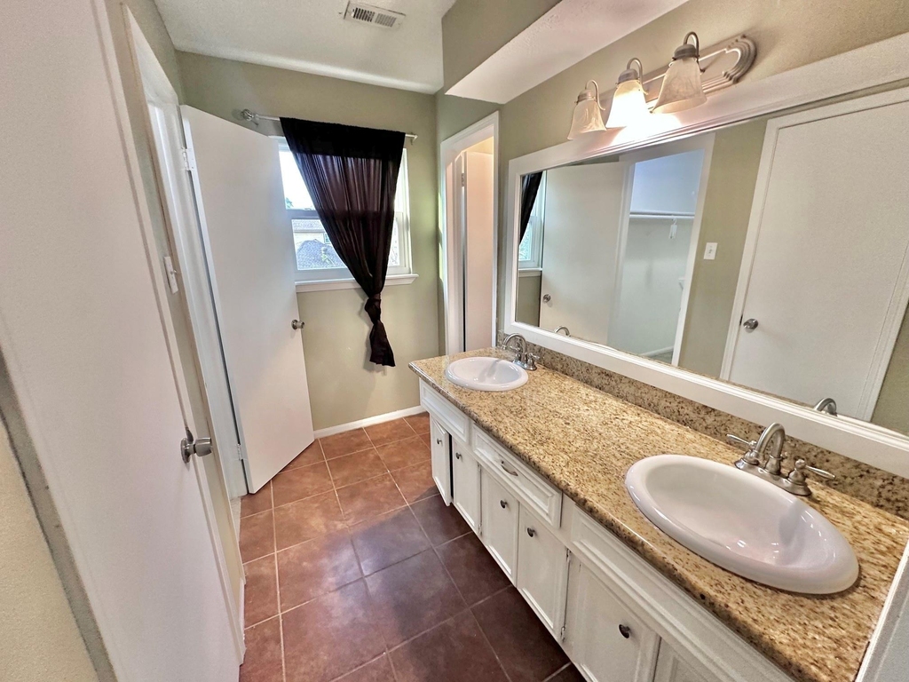 17502 Cassina Drive - Photo 28