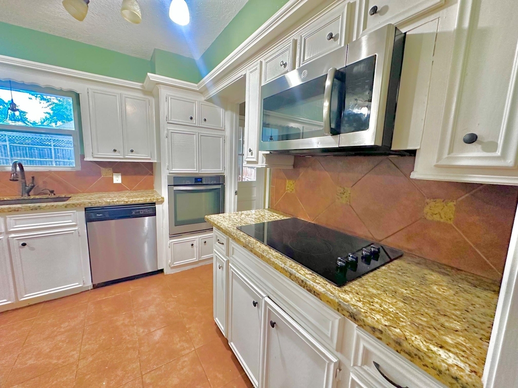 17502 Cassina Drive - Photo 14