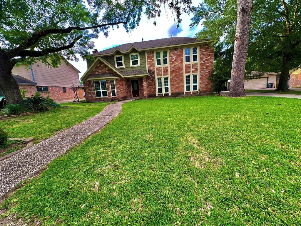 17502 Cassina Drive - Photo 2