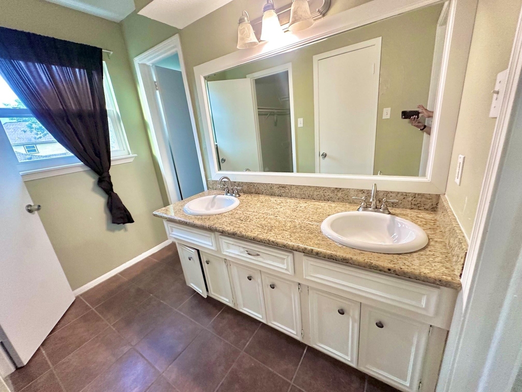 17502 Cassina Drive - Photo 32