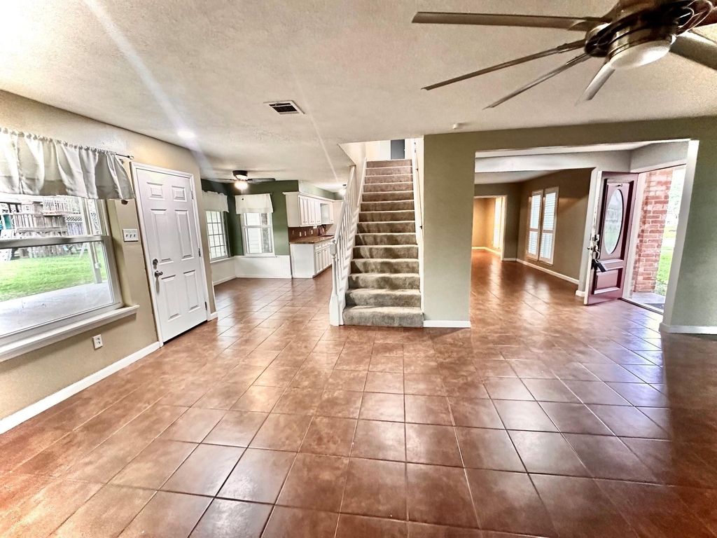 17502 Cassina Drive - Photo 7