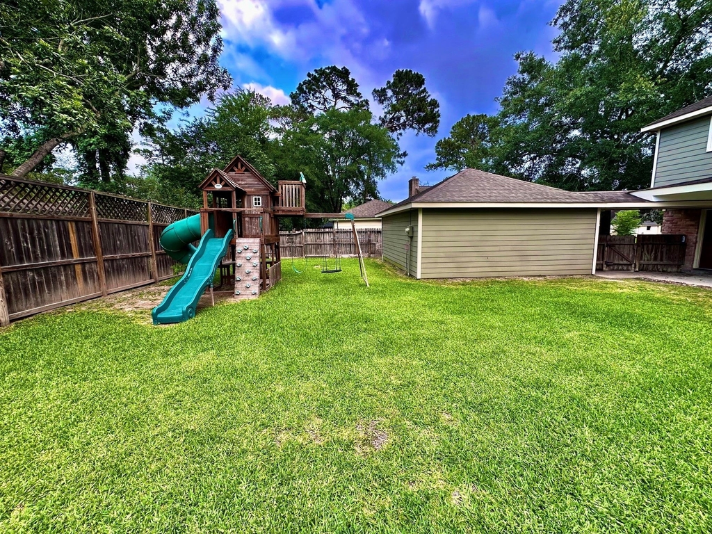 17502 Cassina Drive - Photo 37