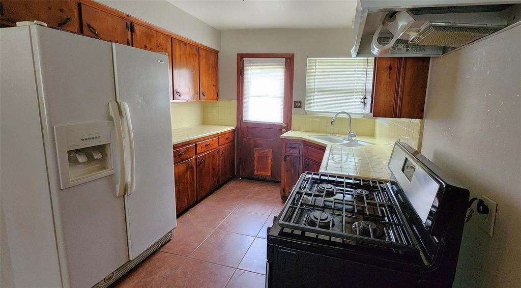 6923 Cole Creek Drive - Photo 4