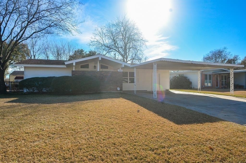 6923 Cole Creek Drive - Photo 0