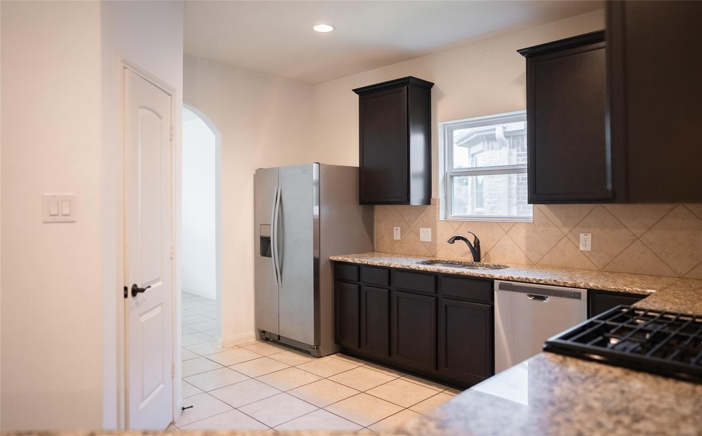 7635 Daisy Port Lane - Photo 2