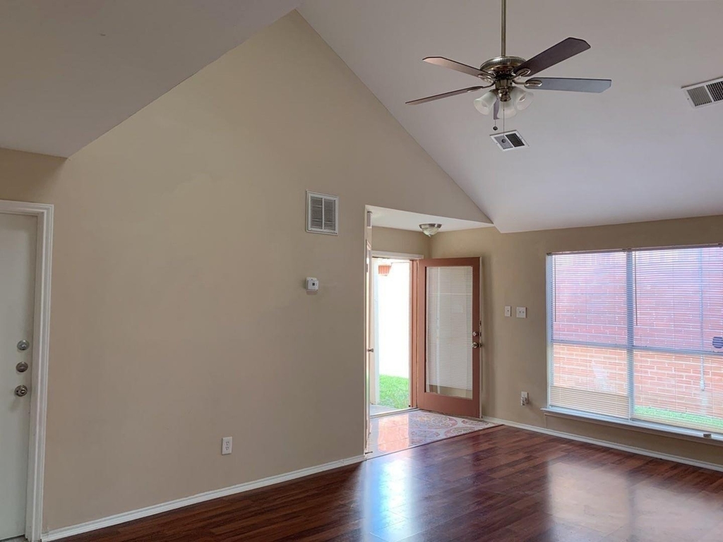 5922 Cinnamon Creek Circle - Photo 1