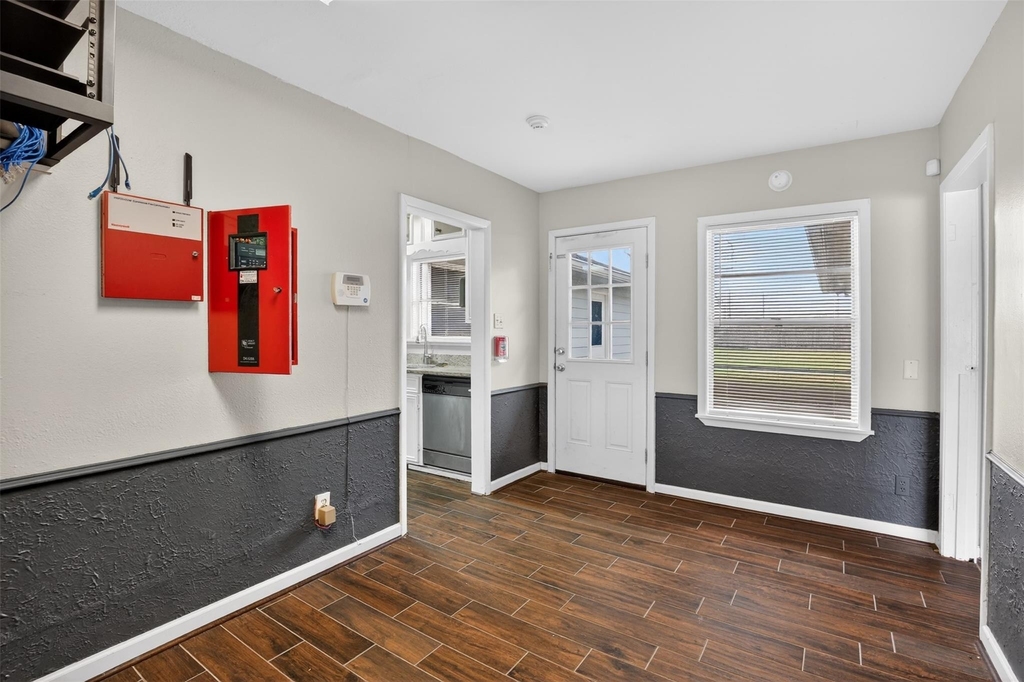 5109 E 5th Street - Photo 14