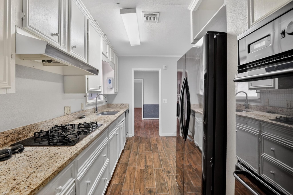 5109 E 5th Street - Photo 17