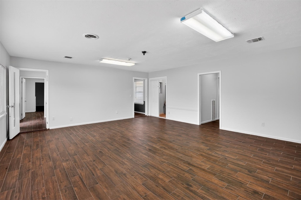 5109 E 5th Street - Photo 8