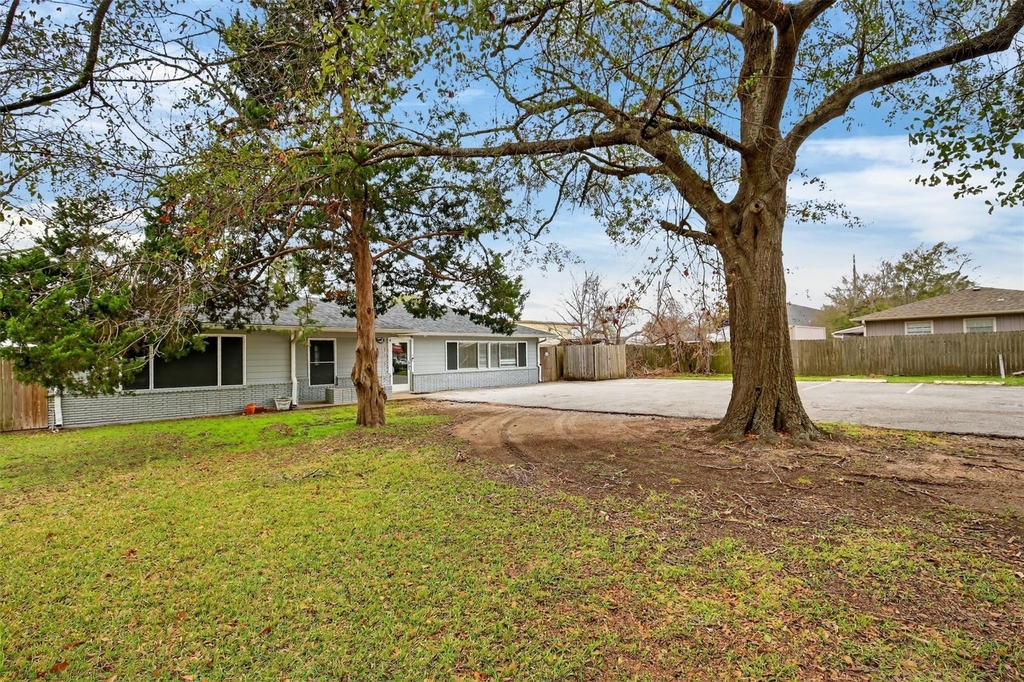 5109 E 5th Street - Photo 4