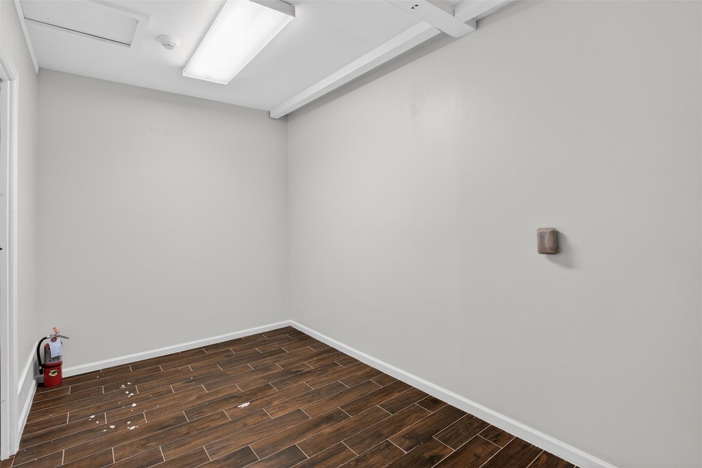 5109 E 5th Street - Photo 10