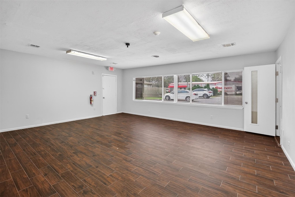 5109 E 5th Street - Photo 6