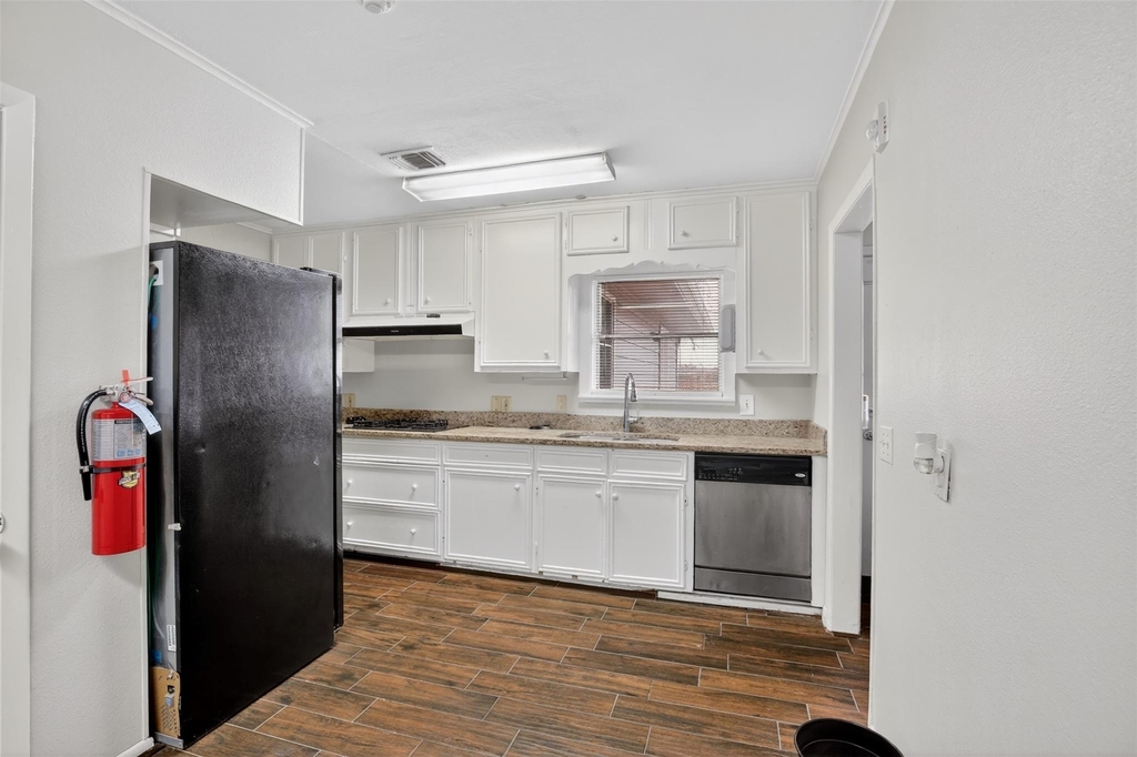 5109 E 5th Street - Photo 16