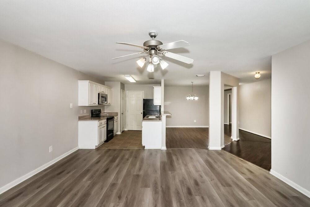 6919 Garnet Trail Lane - Photo 2