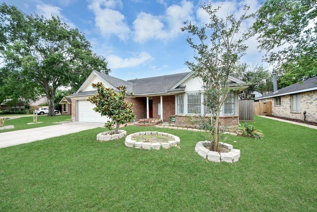 4922 E Laureldale Drive - Photo 2