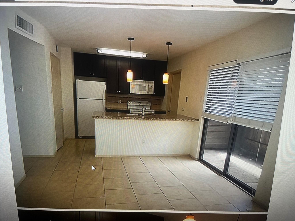 8020 Braesmain Drive - Photo 3