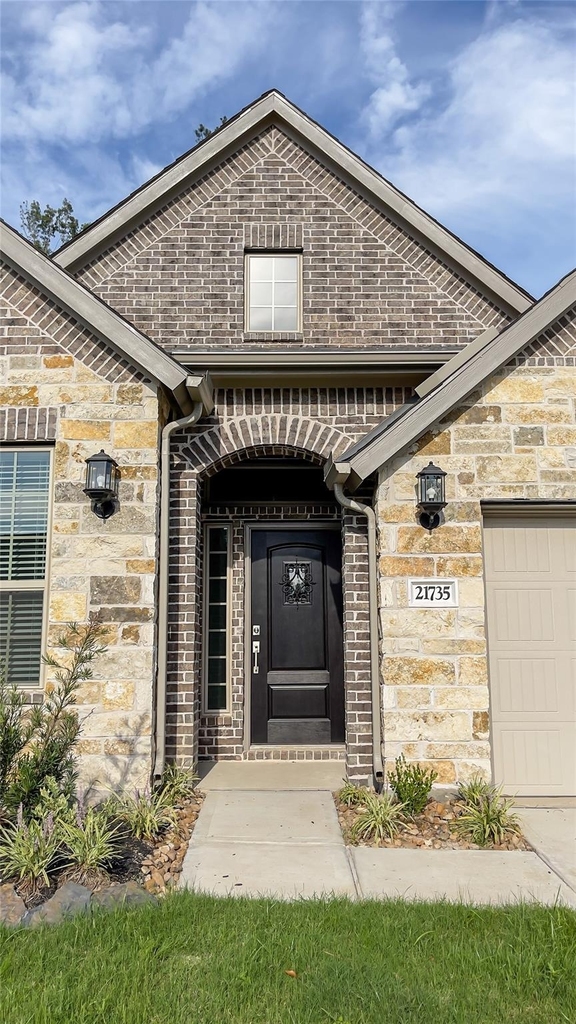 21735 N Enchanted Rock Dr - Photo 2