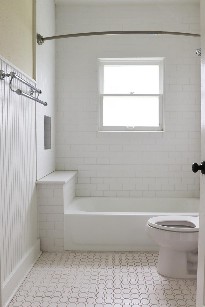 220 W 16th Street - Photo 10