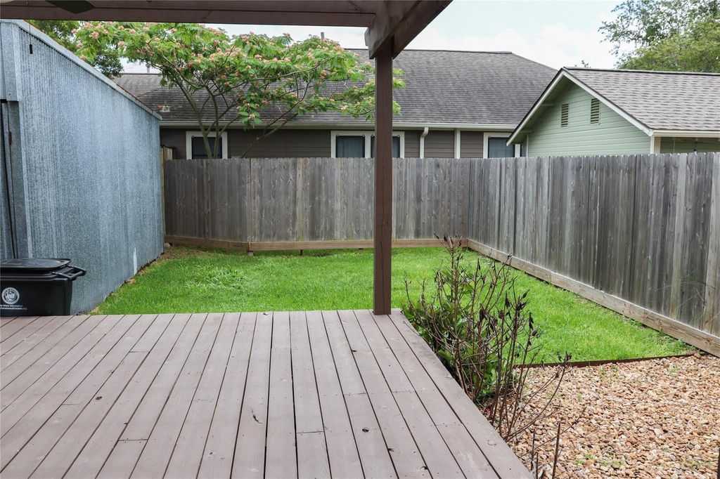 220 W 16th Street - Photo 4