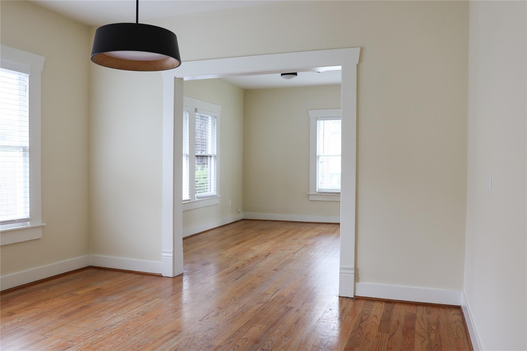 220 W 16th Street - Photo 5