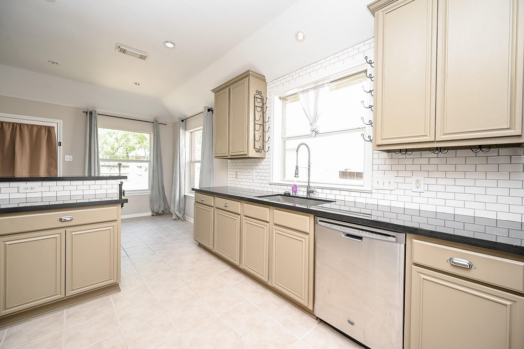 12138 Havenmist Drive - Photo 9
