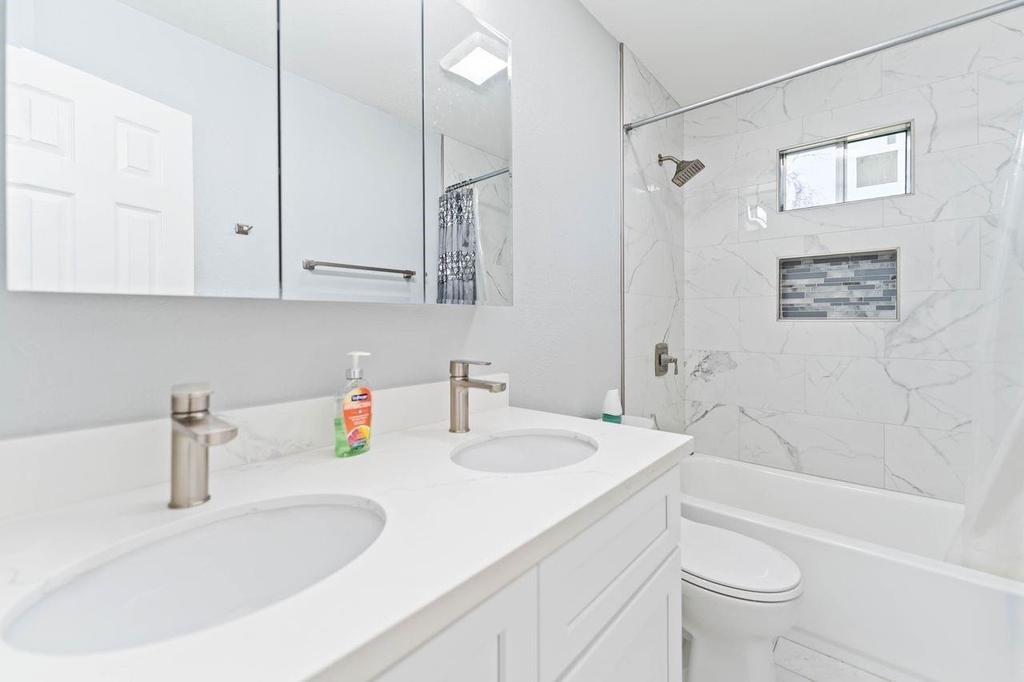 9946 Algiers Road - Photo 2