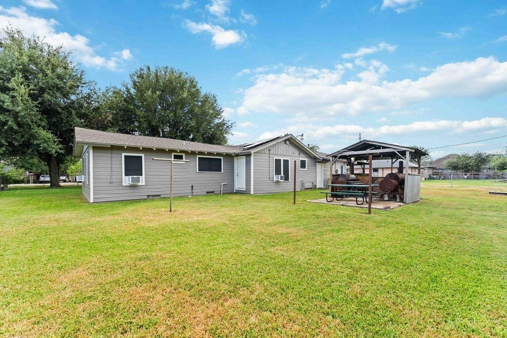 9946 Algiers Road - Photo 4