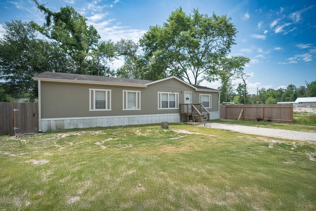 20511 N Sabine Drive - Photo 1