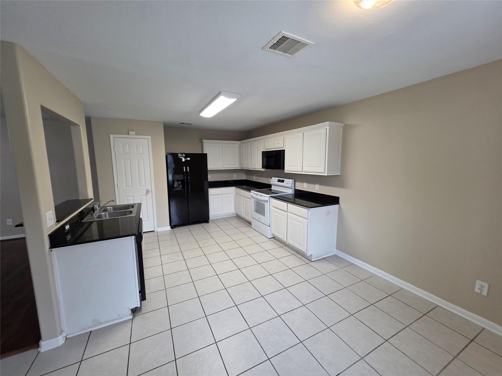 28942 Village Creek Loop - Photo 4