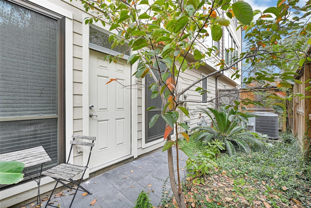 2414 Calumet Street - Photo 4