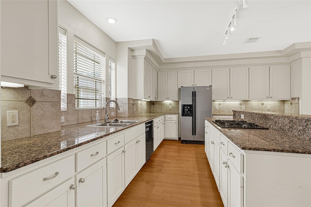 2414 Calumet Street - Photo 13