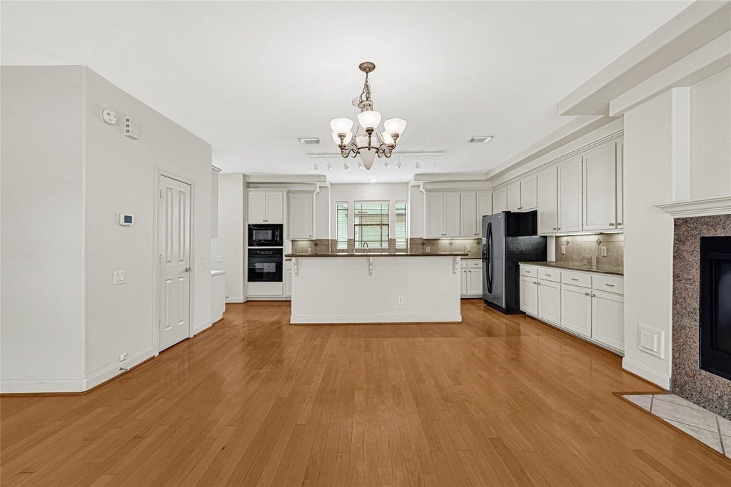 2414 Calumet Street - Photo 11