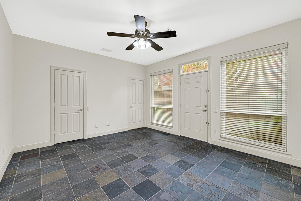 2414 Calumet Street - Photo 5
