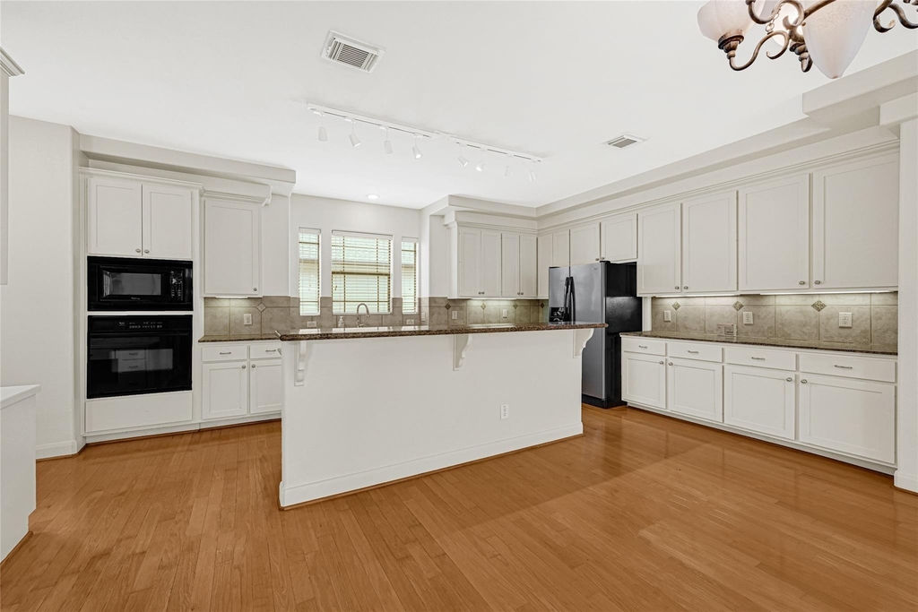 2414 Calumet Street - Photo 12