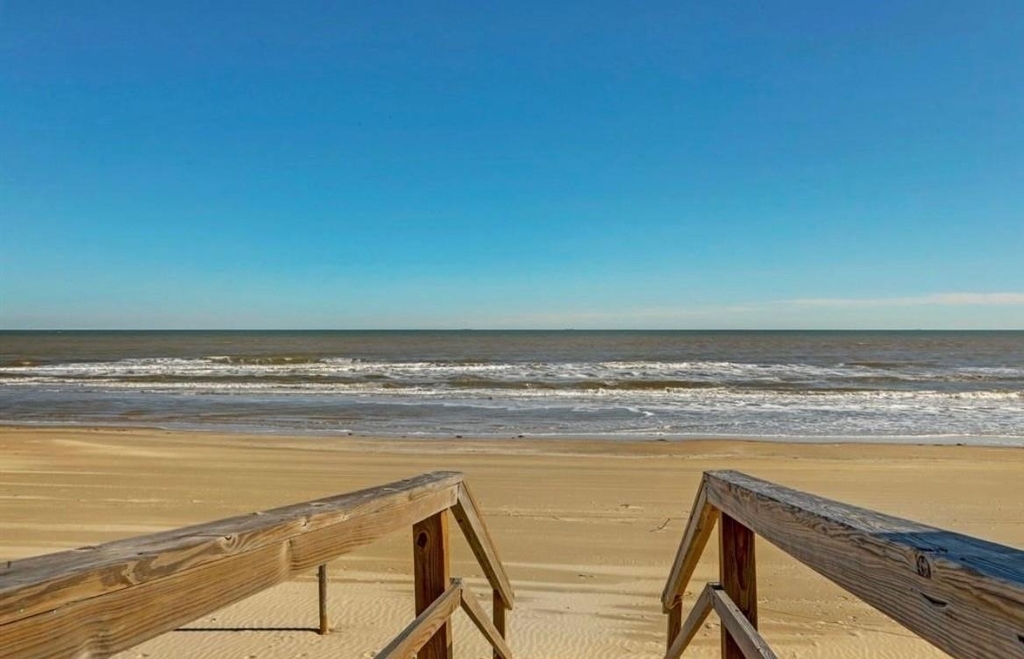 601 Wave Court - Photo 2
