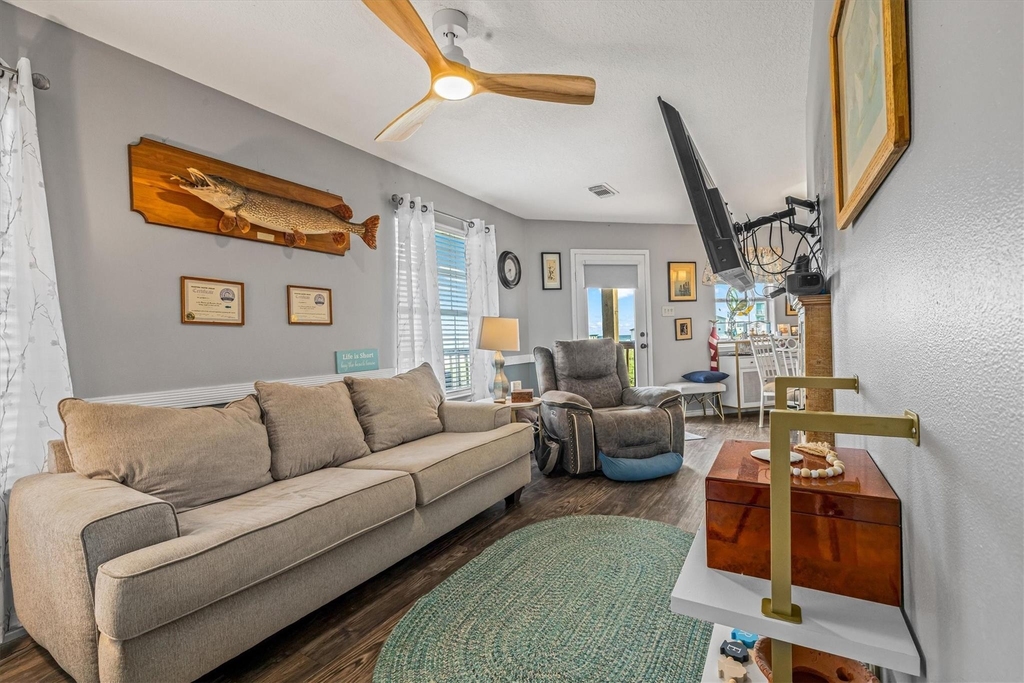 601 Wave Court - Photo 13