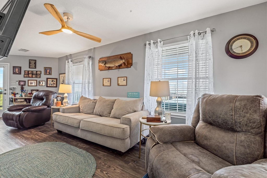 601 Wave Court - Photo 14