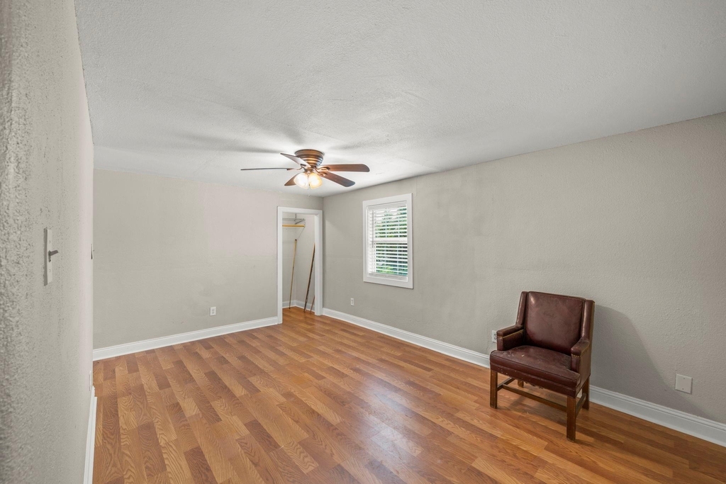 303 Linwood Street - Photo 8
