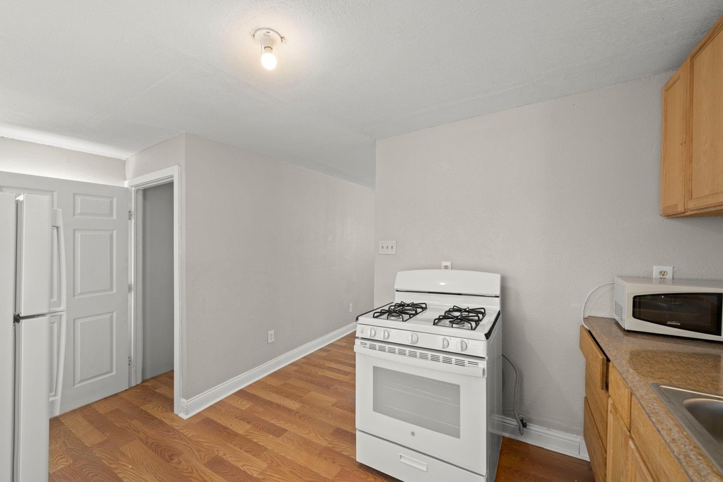 303 Linwood Street - Photo 2