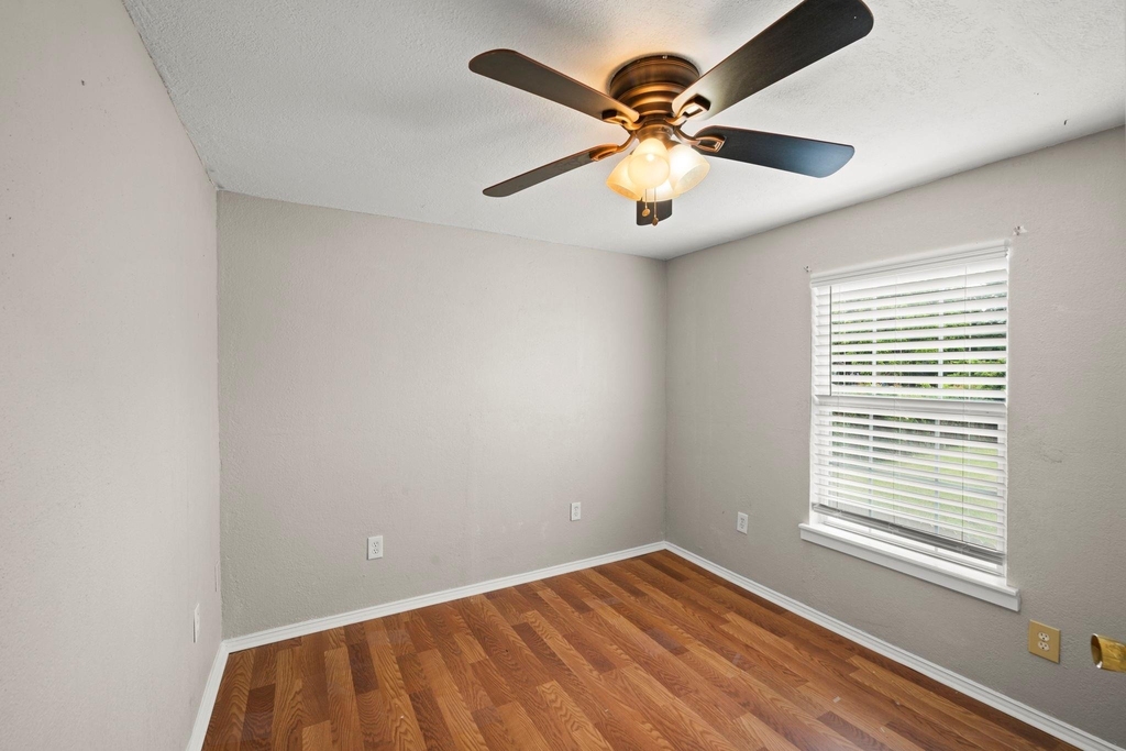 303 Linwood Street - Photo 11