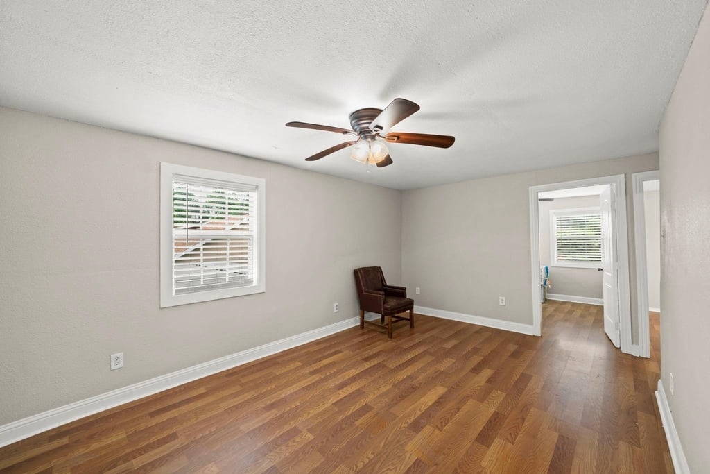 303 Linwood Street - Photo 5