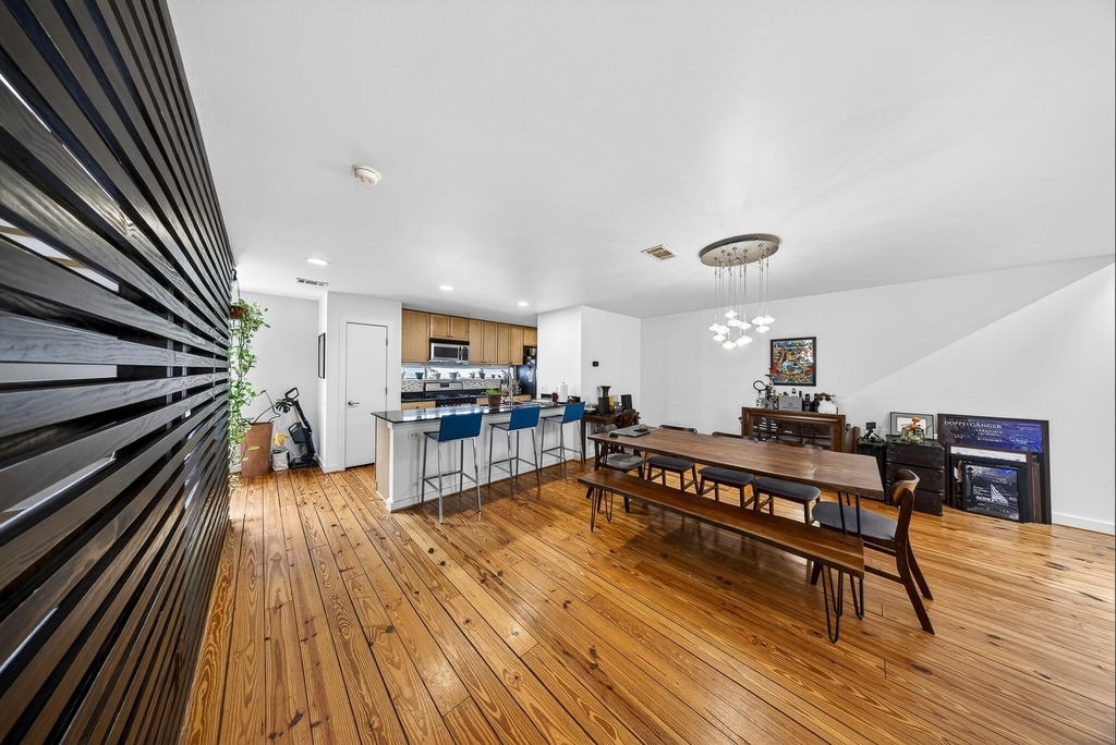 2809 Crawford Street - Photo 6