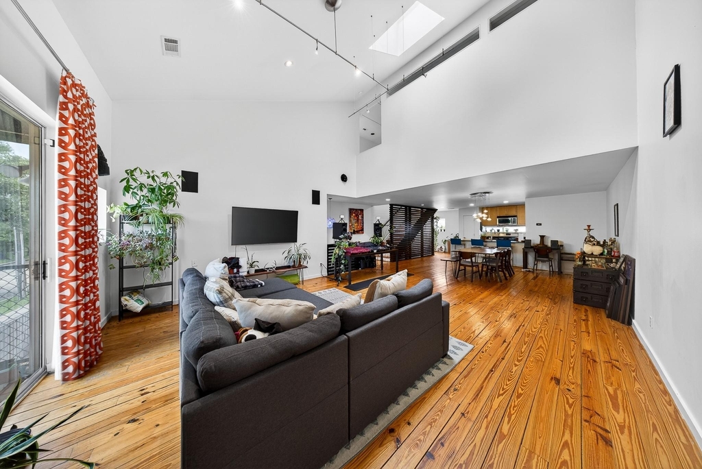 2809 Crawford Street - Photo 5