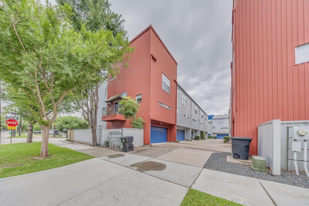 2809 Crawford Street - Photo 14