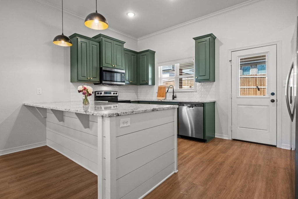 3067 Royal Garden Road - Photo 6
