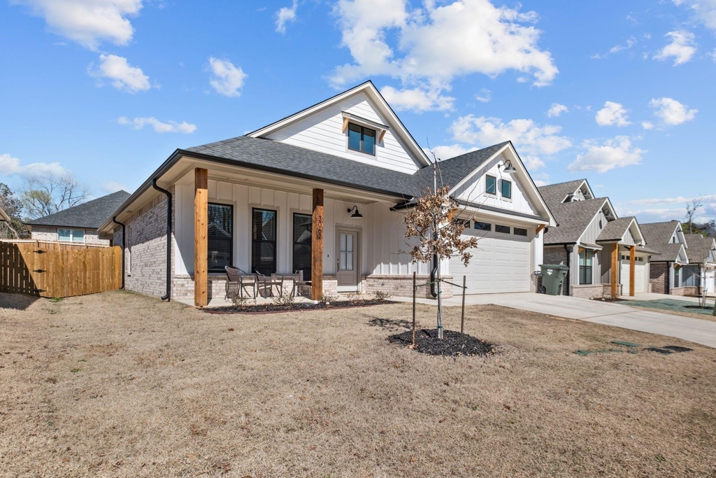 3067 Royal Garden Road - Photo 1
