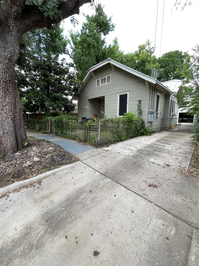 6737 Avenue E - Photo 15
