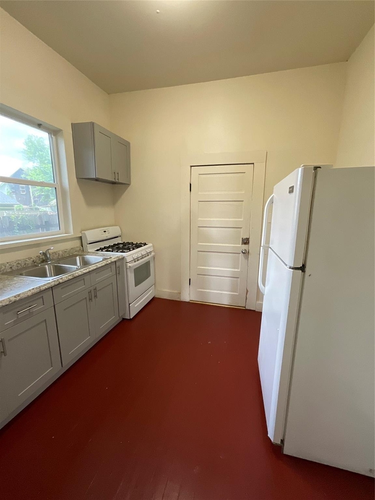 6737 Avenue E - Photo 10