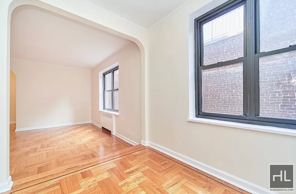 East 24 Street - Photo 1